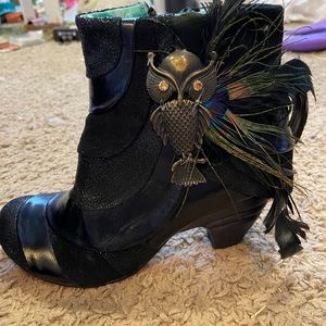 Irregular choice heels